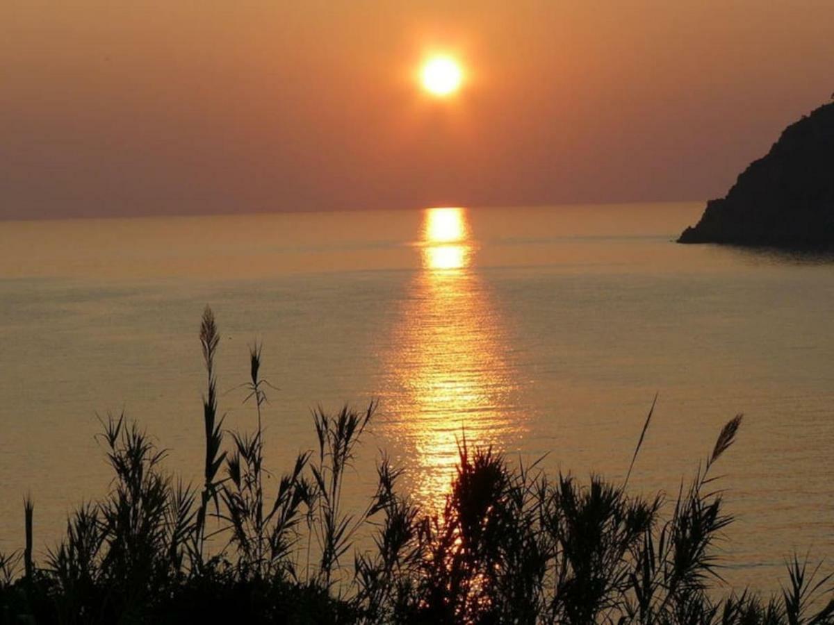 Villa Un Gioiello Con Vista Mare Moneglia Exterior foto